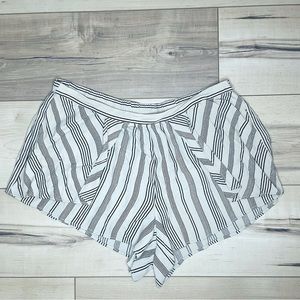 BP Beige & Black Pull On Striped Shorts L